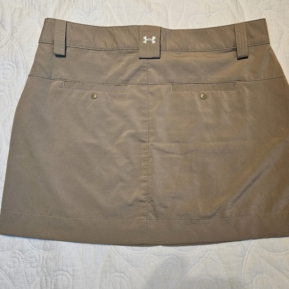 Under Armour women's size 10 khaki color skort - Picture 3 of 8